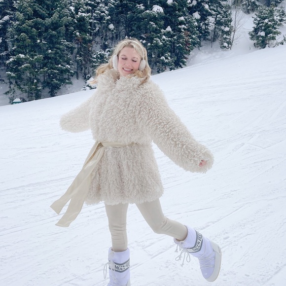 STAUD Lydie Belted Faux Fur coat in Ivory size M - Picture 3 of 5